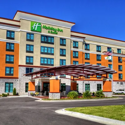 Holiday Inn & Suites 圖珀洛 鄰近埃爾維斯·普雷斯利出生地的酒店