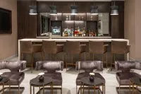 Holiday Inn BOSTON LOGAN AIRPORT - CHELSEA by IHG - バー
