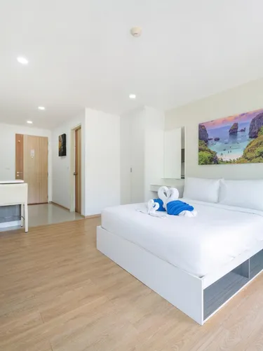 รูปภาพของMountain view bright apartment in Kata