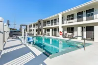 Days Inn by Wyndham Enterprise - Pools