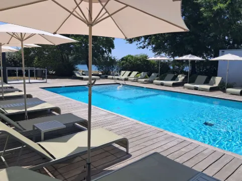 波爾多湖濱諾富特酒店