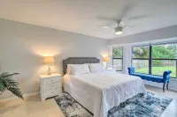 Charming Palm Bay Retreat w/ Spacious Yard! - Wifi