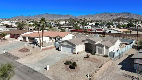 Spacious comfortable Havasu home comfortably sleeps 8 with heated pool & hot tub