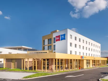 Ibis Nantes Nord Treillières Отели в г. Орво