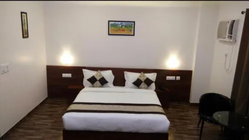 Aster Inn - Near Taj Mahal