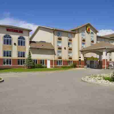 Super 8 by Wyndham Fort St. John BC Hotel Exterior