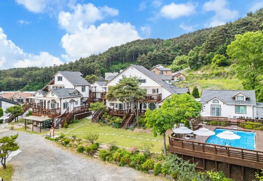 숙소 외부 전경 2