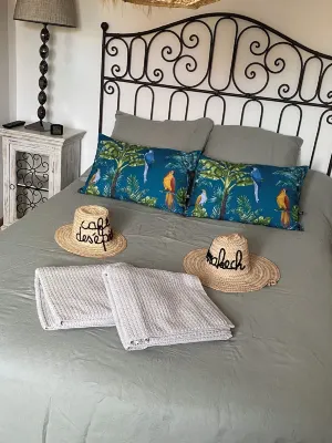 Chambre des Tours - Bed and Breakfasts
