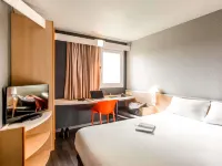 Hôtel ibis Pau Lescar - parking
