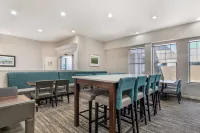 Comfort Suites Chincoteague Island Bayfront Resort - Breakfast