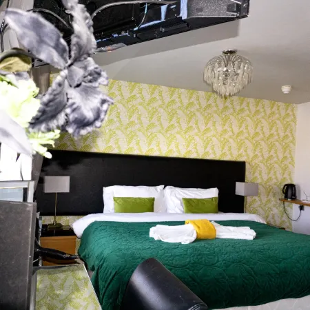 Kenley Hotel