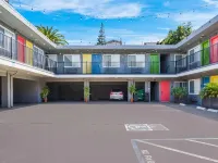 Signature Inn Oakland Hotels in Oakland