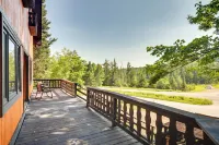 Outdoor Lovers Paradise Slopeside Cabin! - parking