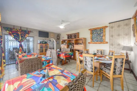 Beachcomber Bay Guest House in South Africa