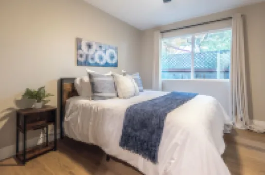 Folsom Old Town Escape - Beautifully renovated, short walk to Historic Folsom!