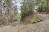 Smoky Mountain Cabin Rental Game Room, Fire Pit! - spa