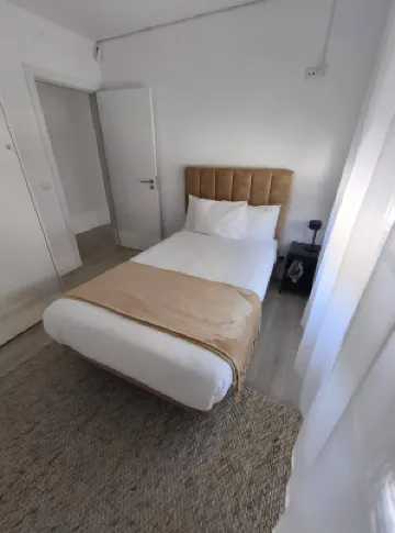 Morden Spacious Apartment Hotels in 