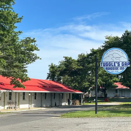 Tuggles Gap Roadside Inn
