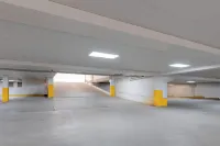 Wyndham Midland Downtown - parking
