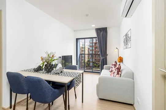 รูปภาพของคอนโด 2 ห้องนอน พร้อมสระว่ายน้ำและฟิตเนส ซี262