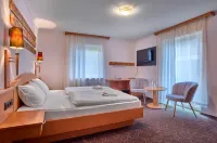 루카 호텔