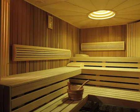 Officer's Yacht Club Resort & Spa