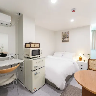 Hello Hostel Отели рядом с достопримечательностью «Торговый центр Sewoon Plaza»