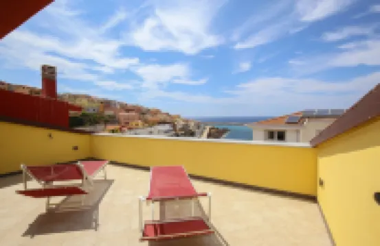 海景、寬敞露臺和空調