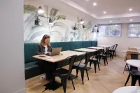 Belambra Clubs & Hotels - le Magendie - فطور