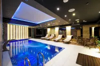 Amsterdam Hotel - Pools