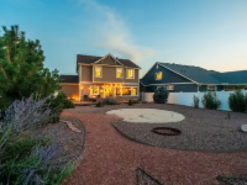 Spacious Family Getaway Near Downtown Hotels in Fountain