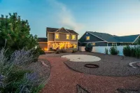 Spacious Family Getaway Near Downtown