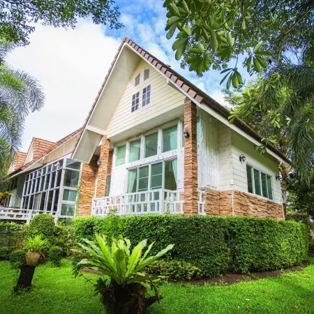 Watermill Resort Khao Yai Отели рядом с достопримечательностью «Ресторан Midwinter Green»