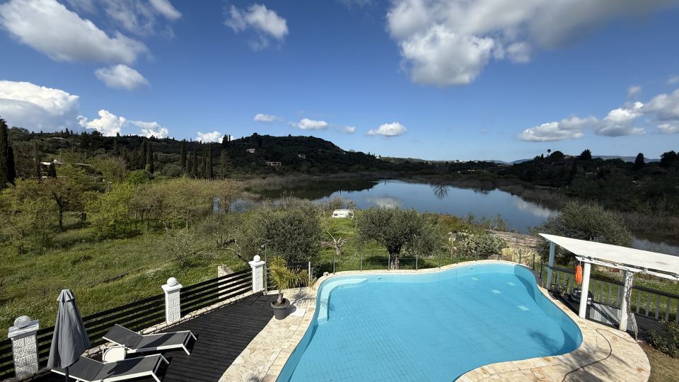 Private Villa and Pool with Lake Views and Sunset Terraces at the Grove