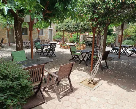 塔勒頓生態旅館 斯巴達酒店