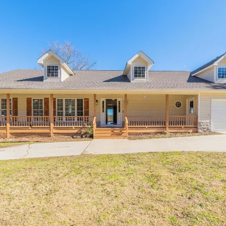 Private Dock & Hot Tub: Lakefront Eufaula Escape