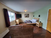 {Forget-Me-Not Inn} Alaskan Waterfront Vacation Rental (Deer Suite) Hotels in Sitka