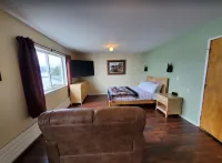 {Forget-Me-Not Inn} Alaskan Waterfront Vacation Rental (Deer Suite)