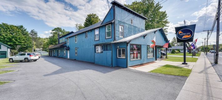 Conveniently Located Old Forge Condo Near Downtown Hotels in Webb