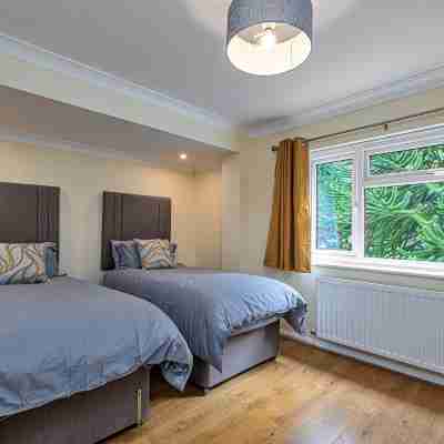 Bungalow in Dyserth With Hot Tub & Waterfall Rooms