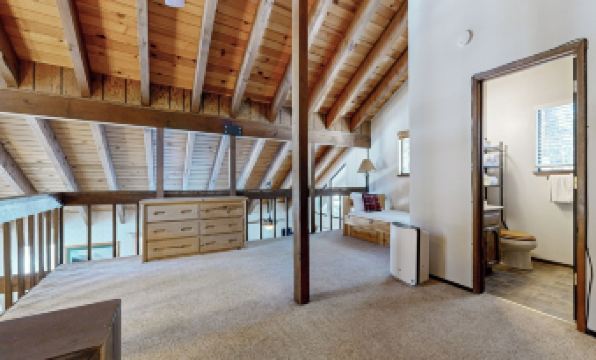 < 2 Mi to Tahoe Donner Ski Resort: Serene Retreat