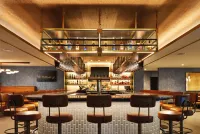 佈雷肯裏奇阿爾彭羅克希爾頓 Curio 精選酒店 - 酒吧