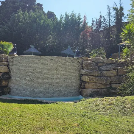 Mas Provençal à flanc de colline