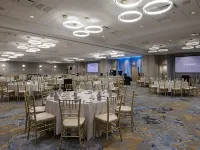 DoubleTree by Hilton West Edmonton Hotels near Glenora