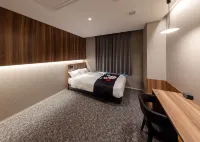 THE STILL HOTEL