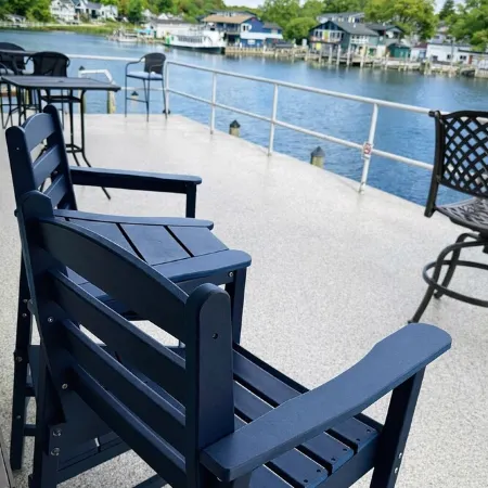 Saugatuck Couples Waterfront Condo. Beach,Hike, Boat, Kayak, Outdoor Heated Pool