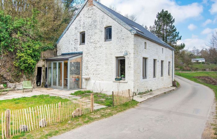 Holiday Home in Philippeville with Garden