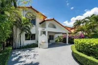 Miami Central: Pool, BBQ, Ping-Pong & Billiards