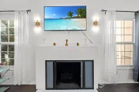 Beverly Hills Home • Guest House & Hot Tub - Homestays