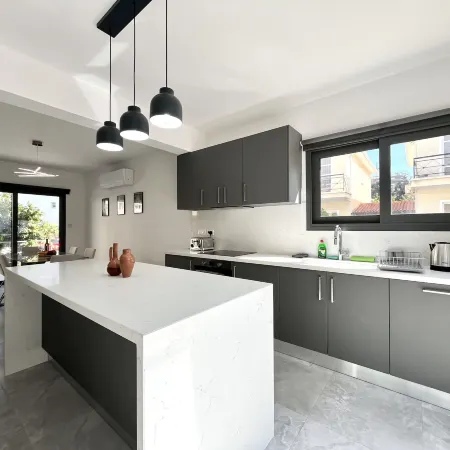 148 LIM - Stay Lumiere House